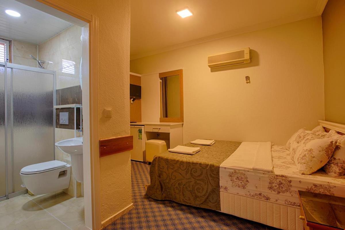 Azak Blue Otel โอคูร์จาลาร์ ภายนอก รูปภาพ