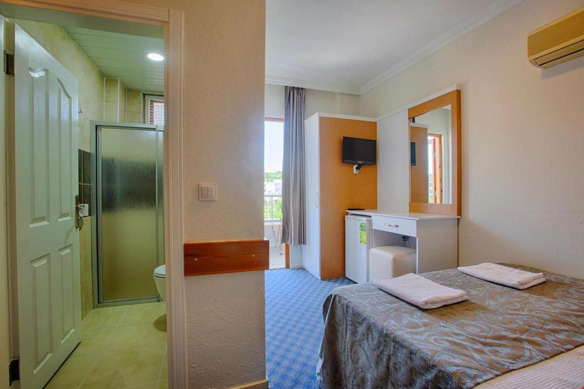 Azak Blue Otel โอคูร์จาลาร์ ภายนอก รูปภาพ