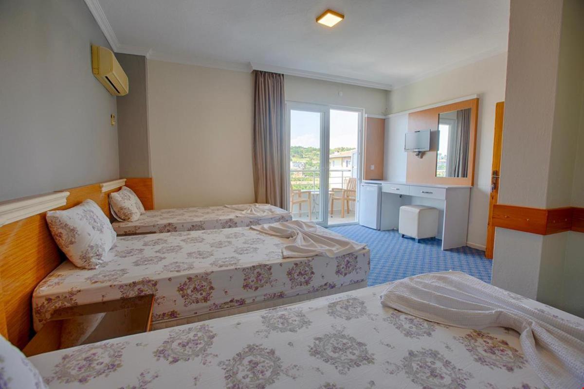 Azak Blue Otel โอคูร์จาลาร์ ภายนอก รูปภาพ